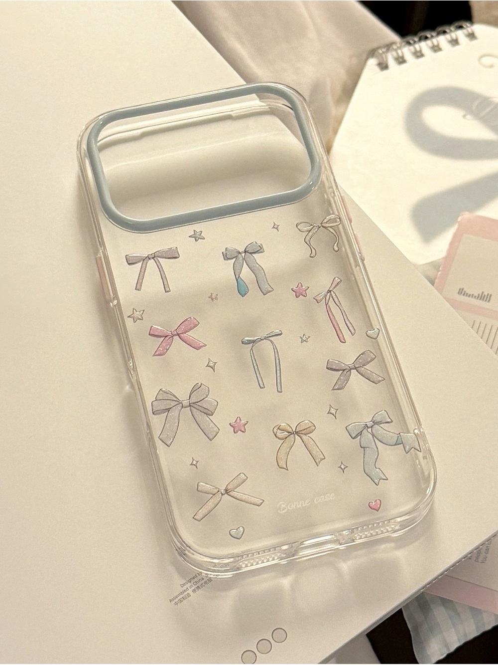 17 pro max Clear Bow Pattern Phone Case - Pastel Accents